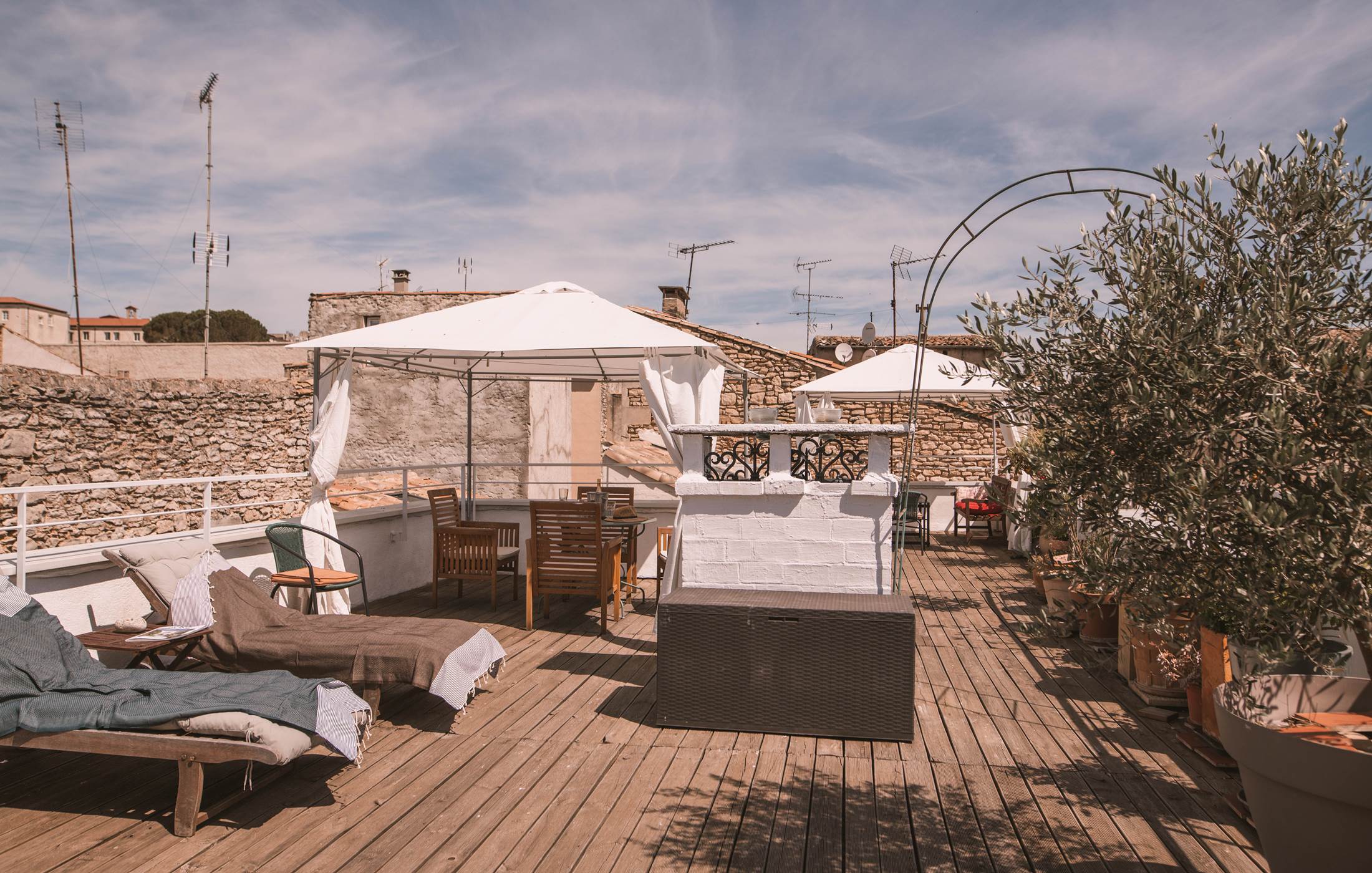 Sun deck with lounge chairs