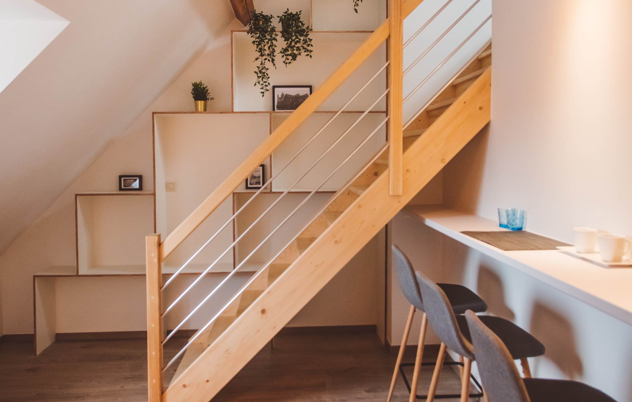 305 STUDIO AVEC CUISINE DELUXE SALON