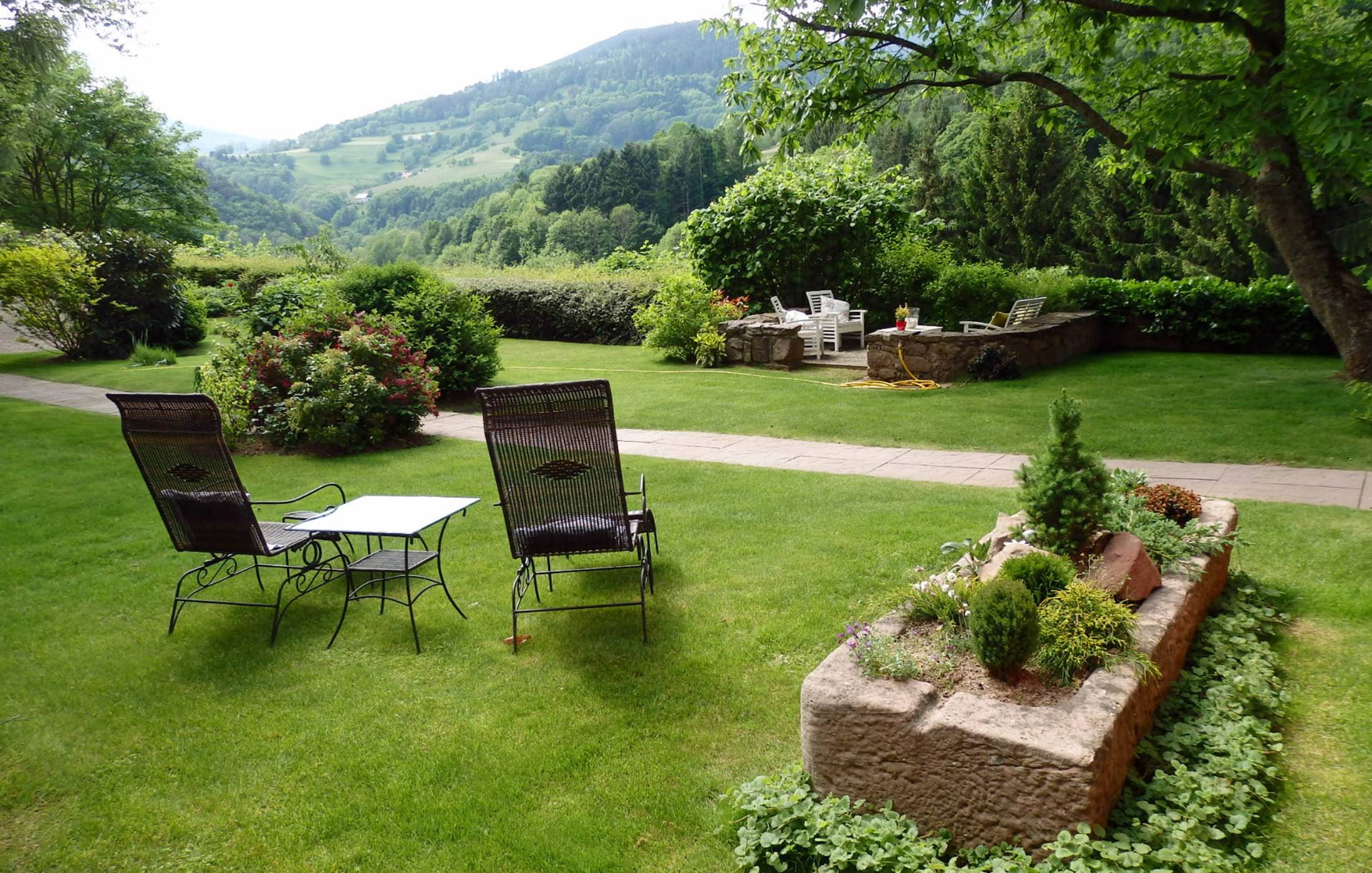 gîte avec un grand jardin clos