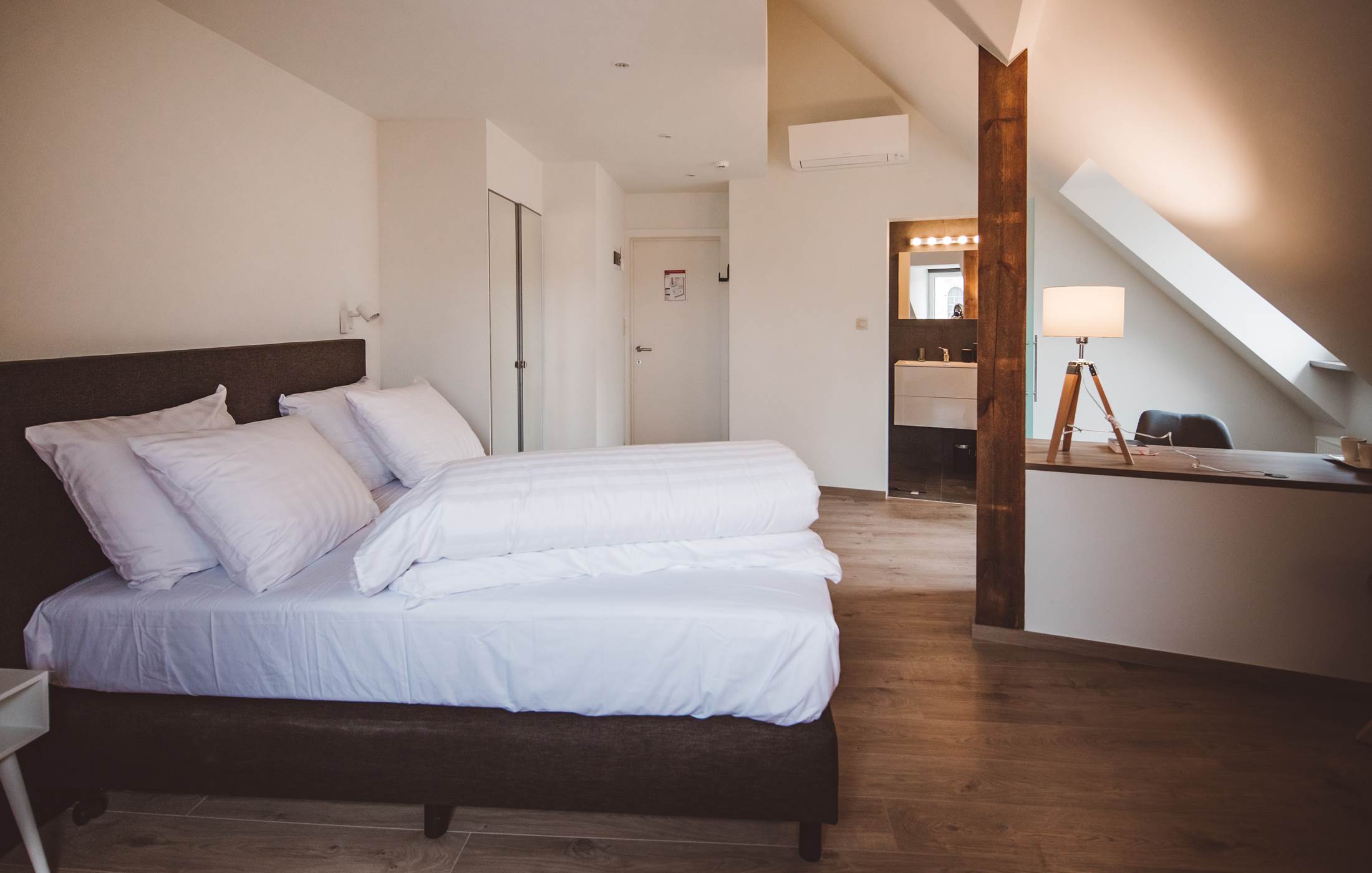 304 CHAMBRE DELUXE CHAMBRE