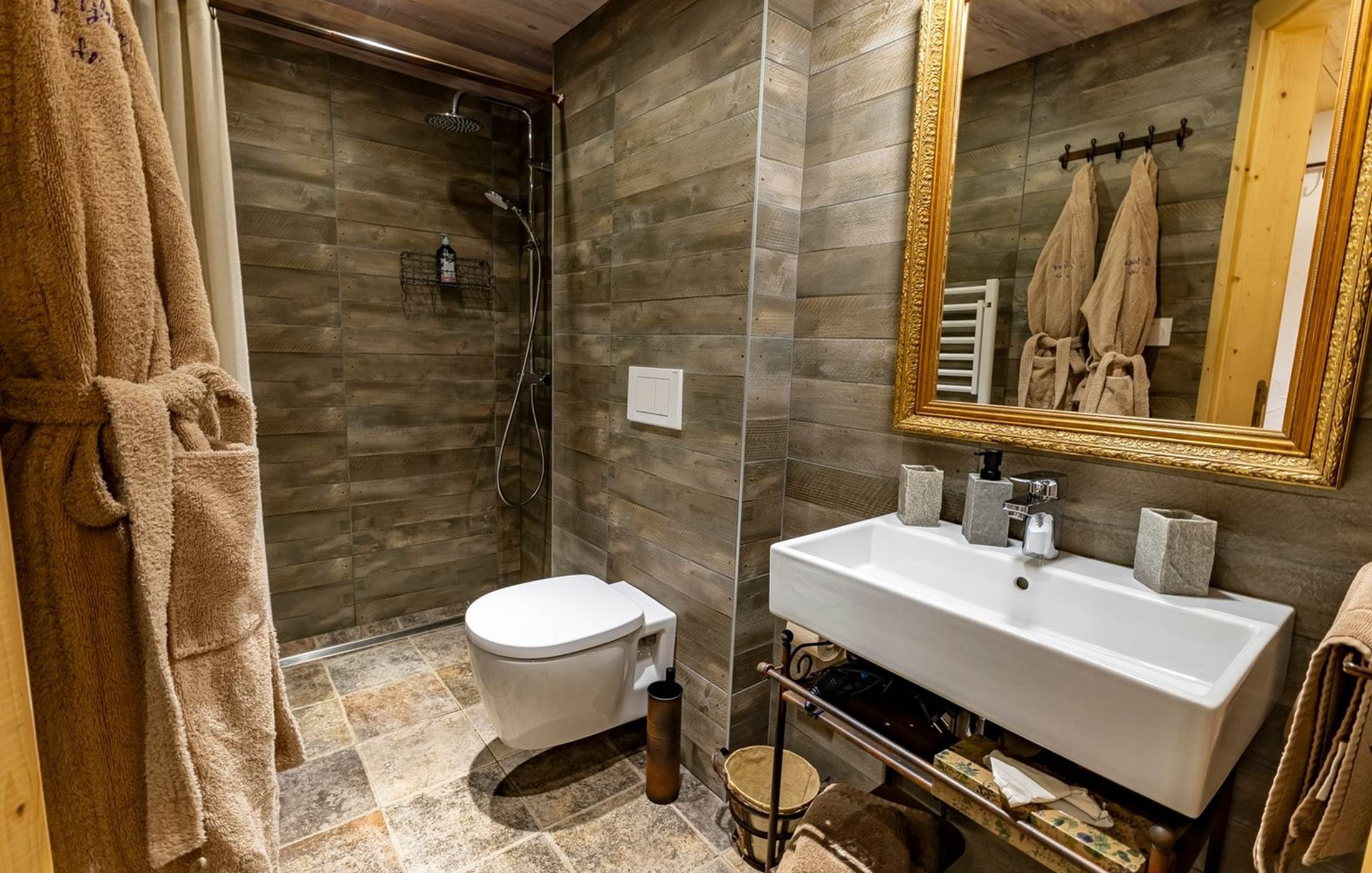 La sdb : Thème la chèvrerie