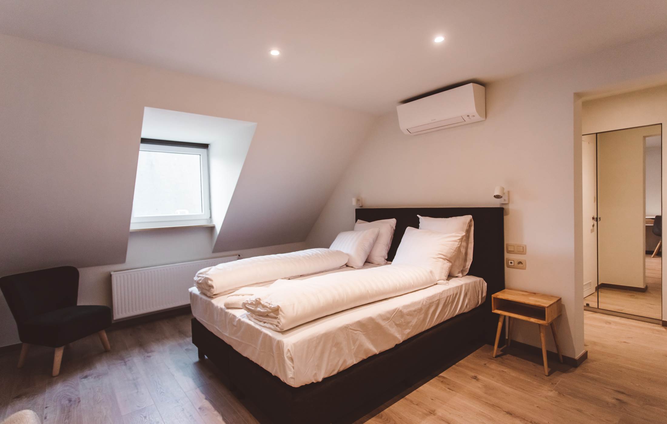 303 CHAMBRE DELUXE -CHAMBRE