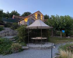 613f8b96-90e6-40e3-8253-6069a36c38be.jpg-gift