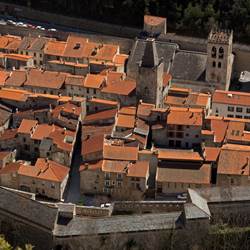 492706629-photo-around