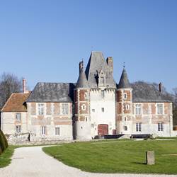 483599697-photo-around