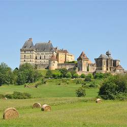 chateau-Biron-01