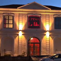 Exterieur-cinema-nuit-photo-around