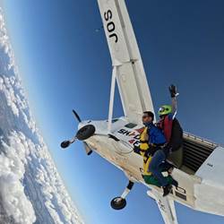 Saut en parachute aerodrome de Namur Temploux-photo-news