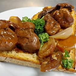 Confit de cèpes en cocotte, cuisson longue, cuisine maison Le Ranch des Lacs-photo-news