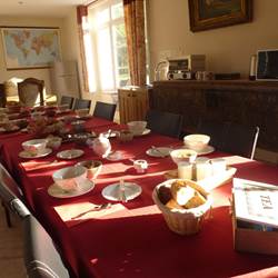 table ptt dej