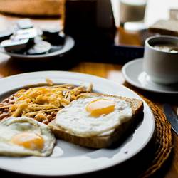 Petit déjeuner salé au Clos des Oliviers