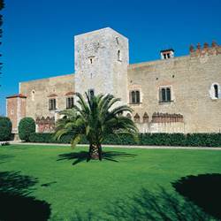 bf52b7f6-943e-4256-bd90-ffc1a87290ed-photo-around