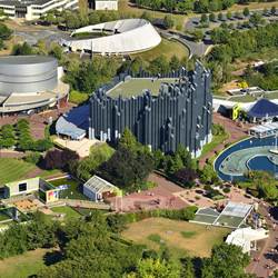 492707239-photo-around