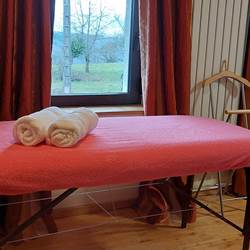 Table de massage pour soins du corps et du visage au Ranch des Lacs-photo-options