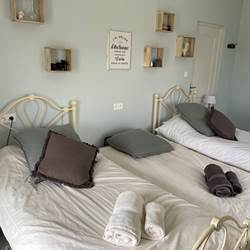 Chambre 8 + 1