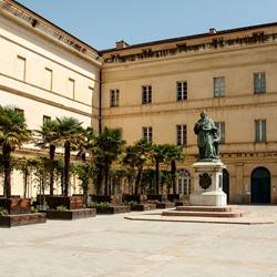 shutterstock_604870730-photo-around