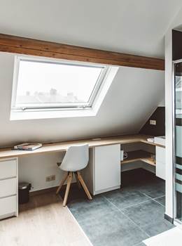 301 CHAMBRE SUPERIEU BUREAU