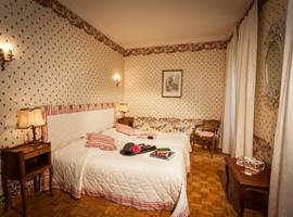 Hostellerie du grand duc chambre 2 lits 1