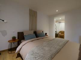 Grande chambre avec petit dressing