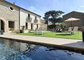Piscine et jardin des Gîtes de Monte Blanco à Montblanc près de Pézenas et du Cap d’Agde