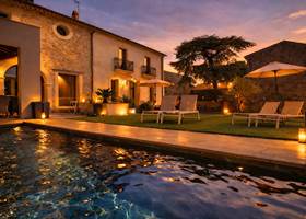 Hébergement pour mariage à Montblanc près de Béziers – Domaine Les Gîtes de Monte Blanco avec piscine et privatisation week-end.