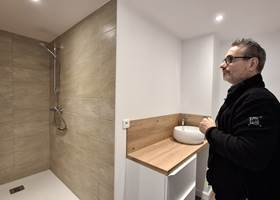 Nouvelle salle de bain de la chambre Bleue aux Gîtes de Monte Blanco à Montblanc près de Béziers