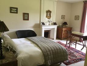 chambre "Empire" avec vue sur le parc et le magnolia