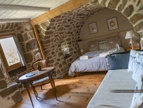 chambre ocre