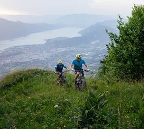 Location et encadrement à VTT électrique à la feclaz