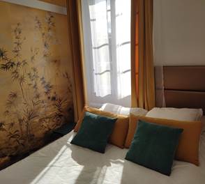 Chambre 2, lit et cloison.