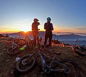 VTT, Sunset et apéro au dessus du Lac du Bourget