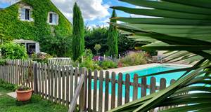 au bord de la piscine...