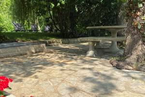 TERRASSE AU BORD DE LA RIVIERE