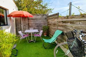 Terrasse lumineuse à  l'automne