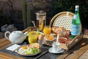 la casa occitane petit déjeuner hotel marseillan