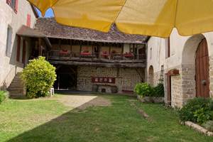 Esprit d'un Moment in Nolay, France