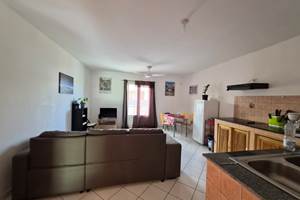 T2 Escale Sudiste , séjour, salon, ventilateur plafond