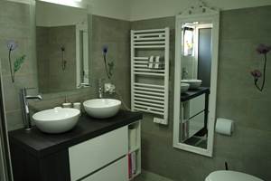 Sale d'eau chambre Maya -Maya bedroom bathroom