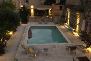 Hotel  marseillan la casa occitane by night