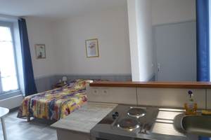 Chambre meublée N° 8