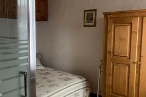 chambre avec cabine de  douche