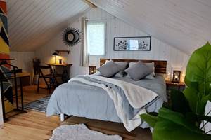 Lodge aux Chalets de Kerescar avec sa chambre Suite accès terrasse panoramique