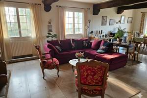 Salon-éclairé_bed-and-breakfast-saultchevreuil-villedieu