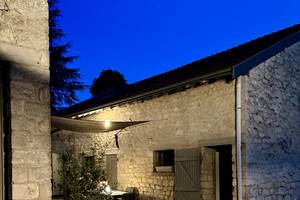 espace extérieur éclairé pour les soirées-presta