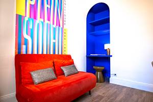 Se détendre ou créer : un bureau / salon de lecture pensé pour vos moments d'inspiration.