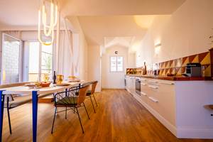 De l'espace pour cuisiner et profiter des repas.