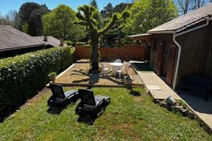 Jardin clos avec spa en dordogne-photo-news