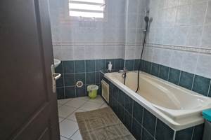 T3 salle de bains baignoire