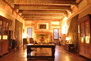 le grand salon avec des peintures 16°s:  plafond, des tulipes et des vues de Constantinople