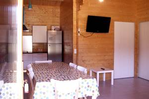 De beaux espaces : séjour, chambres, salle d'eau.